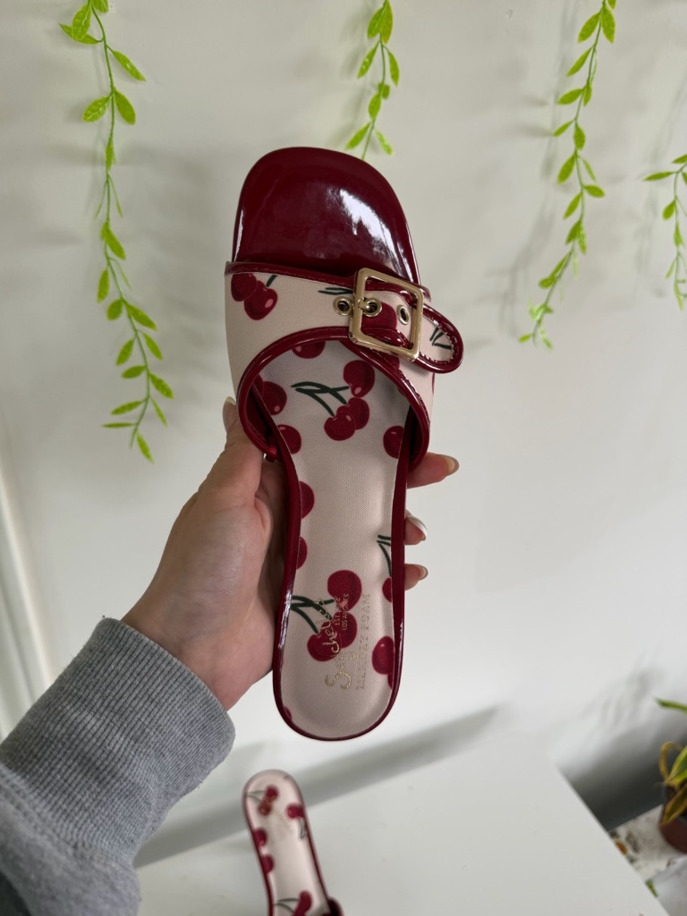 LAST FEW PAIRS Cherry kitten heels MEMORY FOAM - Picture 4 of 6